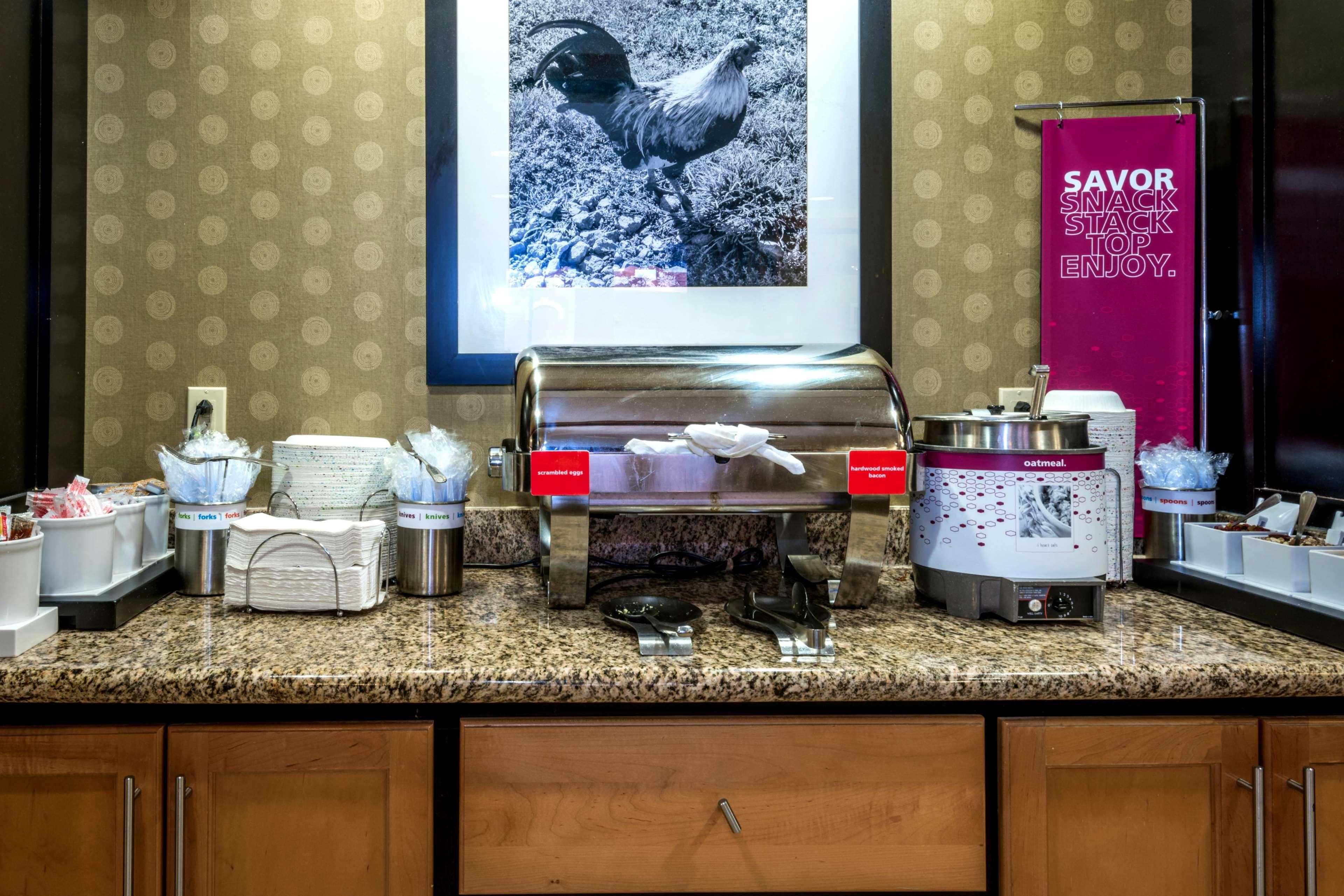 Hampton Inn & Suites Montgomery-Downtown Buitenkant foto