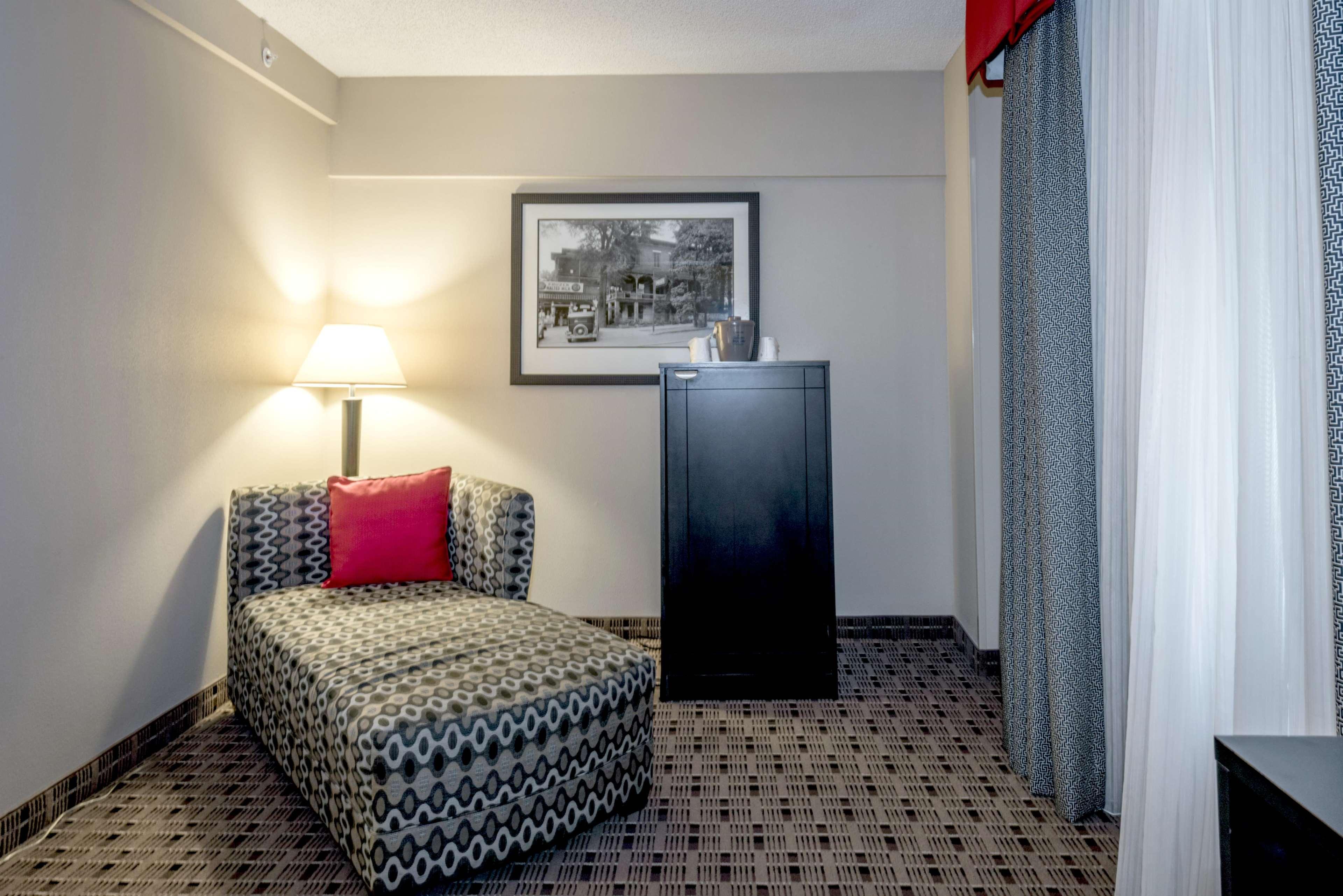 Hampton Inn & Suites Montgomery-Downtown Buitenkant foto