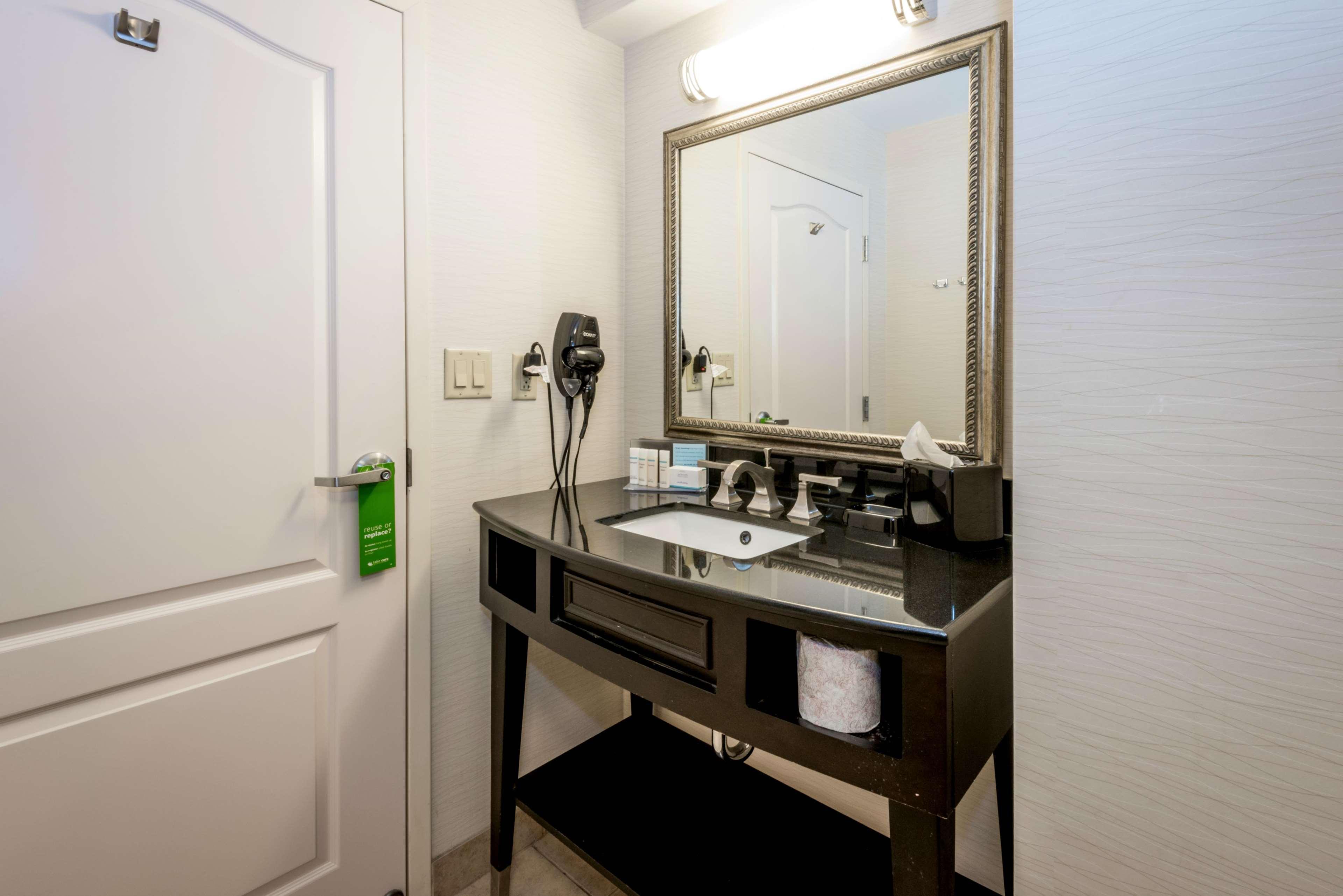 Hampton Inn & Suites Montgomery-Downtown Buitenkant foto