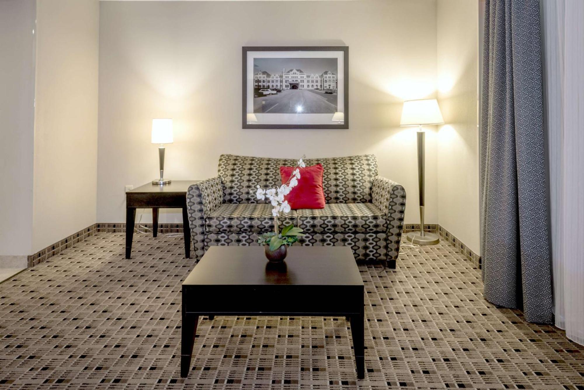 Hampton Inn & Suites Montgomery-Downtown Buitenkant foto